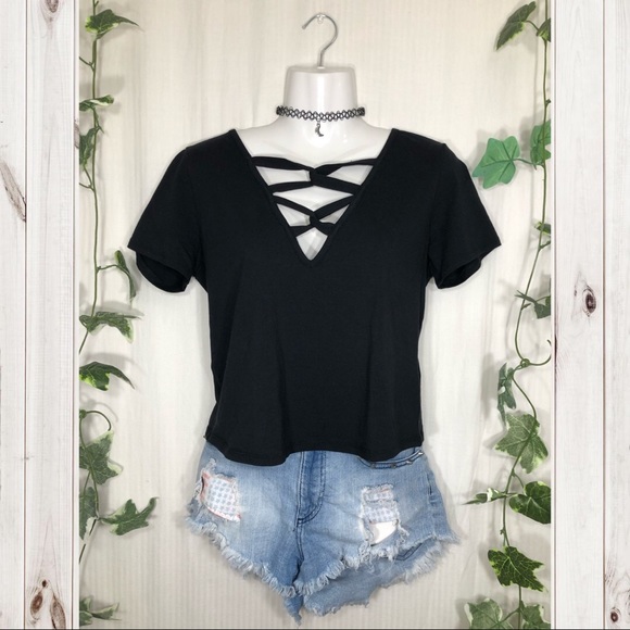 Forever 21 Tops - 🌈Forever 21+ Sexy Black Short Sleeve Top!🌈